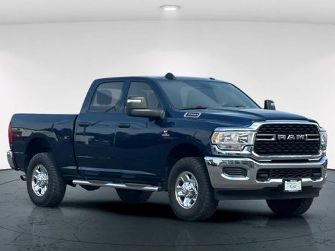 Used 2024 RAM 3500 Tradesman w/ Towing Technology Group AWD/4WD image 5