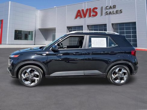 Used 2025 Hyundai Venue SEL FWD image 10