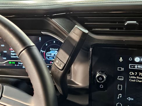 Used 2025 GMC Sierra 2500 AT4X image 34