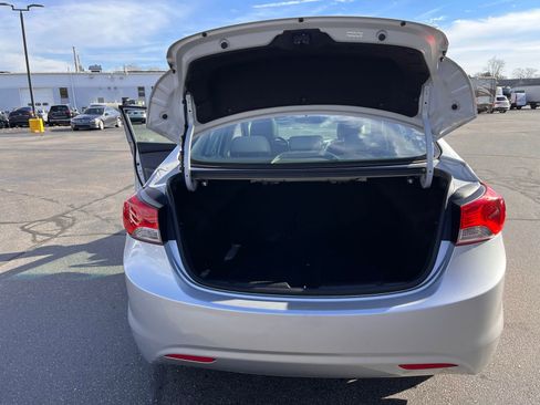 Used 2013 Hyundai Elantra Limited w/ Technology Pkg image 17