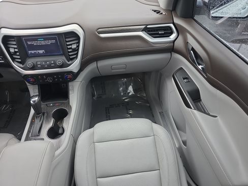 Used 2019 GMC Acadia SLT image 14