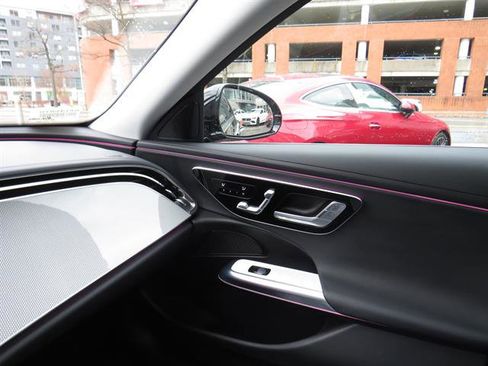 Used 2025 Mercedes-Benz E 350 4MATIC Sedan image 16