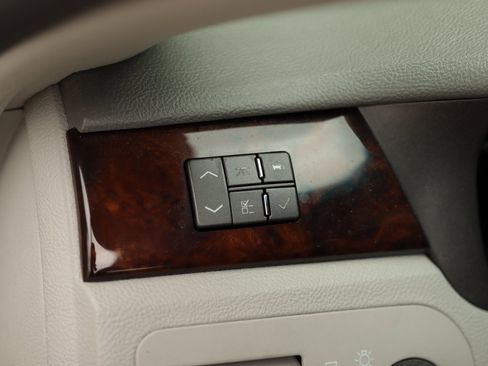 Used 2007 Cadillac DTS Luxury II image 10