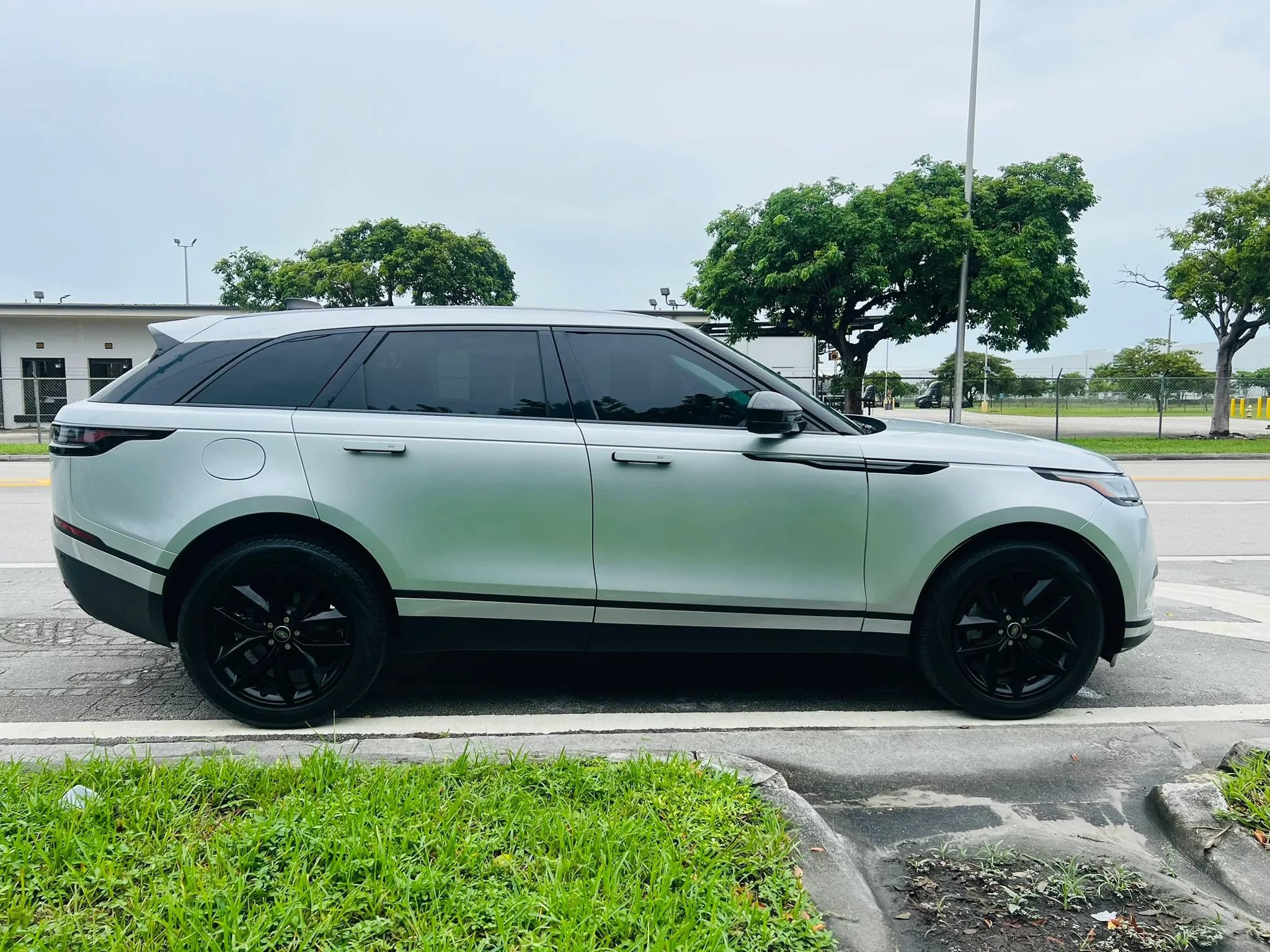 Used 2024 Land Rover Range Rover Velar S AWD/4WD image 6