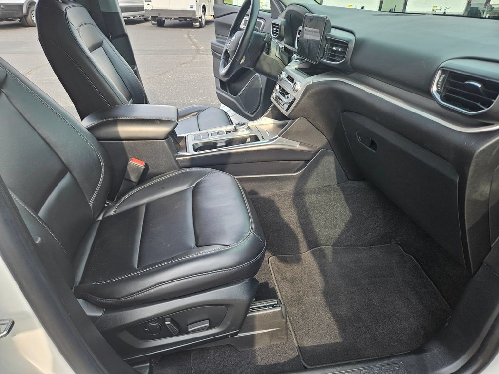 Used 2021 Ford Explorer XLT RWD image 24