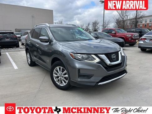 Used 2020 Nissan Rogue SV image 1