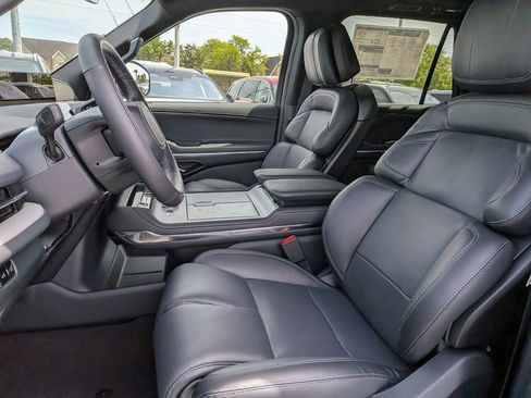 New 2026 Lincoln Navigator Reserve w/ Jet Appearance Package image 24