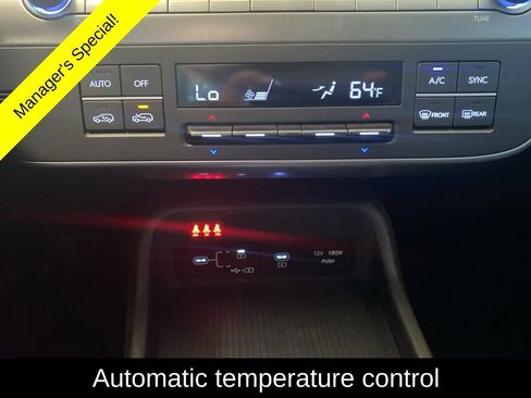 Used 2025 Hyundai Kona SEL AWD/4WD image 6