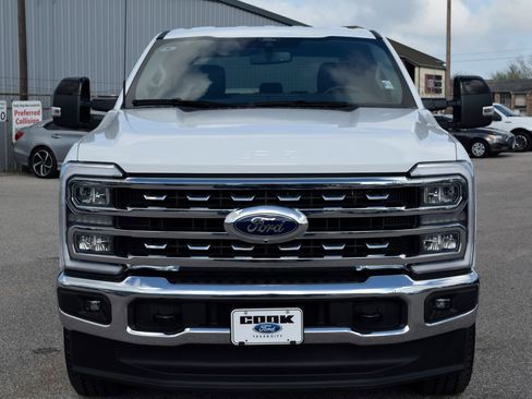 Used 2025 Ford F350 Lariat w/ FX4 Off-Road Package image 2