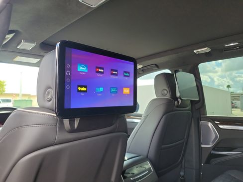 Used 2025 Cadillac Escalade Sport Platinum image 12