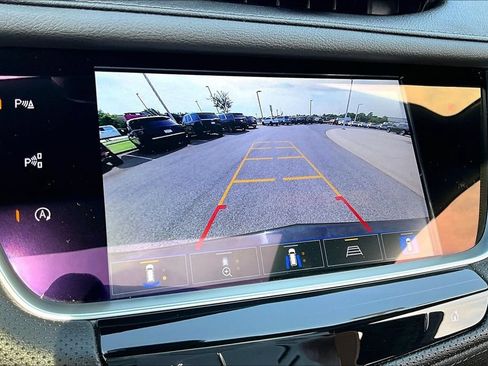 Used 2024 Cadillac XT5 Premium Luxury w/ Technology Package AWD/4WD image 23