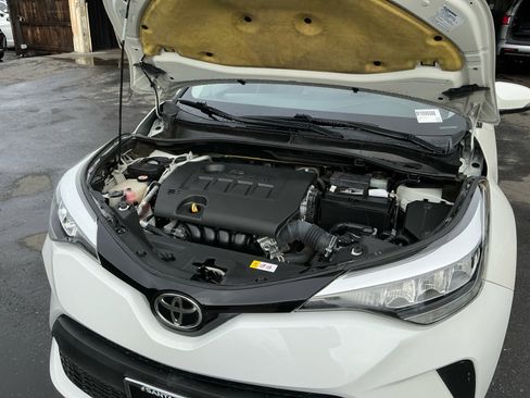 Used 2021 Toyota C-HR LE image 23