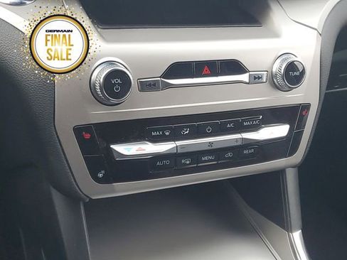 Used 2022 Ford Explorer XLT w/ Equipment Group 202A image 28