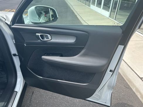 Certified 2025 Volvo XC40 B5 Plus image 14