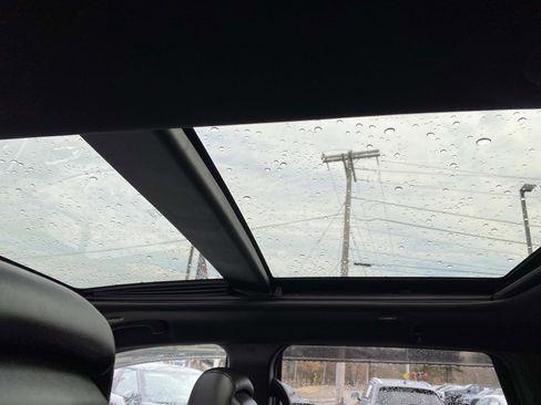 Used 2018 Jeep Grand Cherokee Limited w/ Luxury Group II image 11