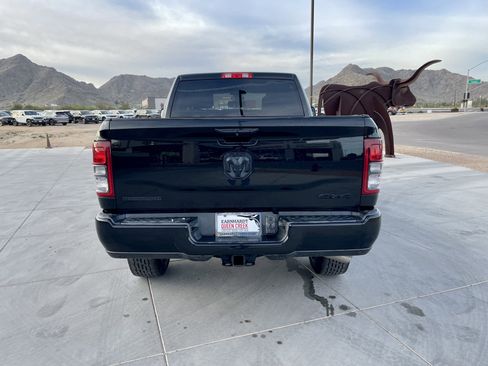 Used 2019 RAM 2500 Big Horn w/ Black Appearance Package image 4