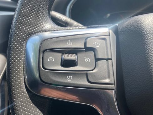 Used 2025 Chevrolet Blazer LT AWD/4WD image 19