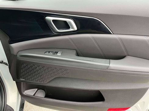 Certified 2026 Kia Carnival SX Prestige FWD image 11