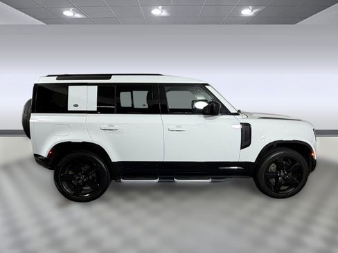 Used 2022 Land Rover Defender 110 X-Dynamic SE AWD/4WD image 8
