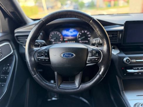 Used 2020 Ford Explorer XLT w/ Comfort Package AWD/4WD image 29