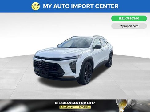 Used 2025 Chevrolet Trax ACTIV FWD image 3