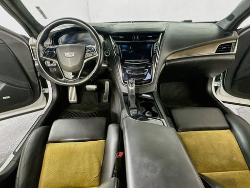 Used 2017 Cadillac CTS V w/ Luxury Package RWD image 18