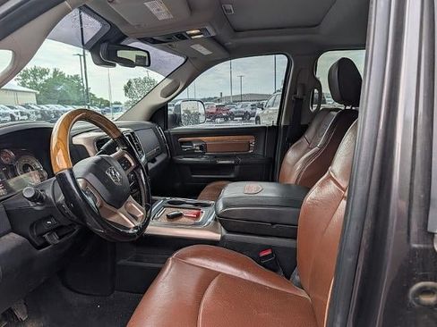 Used 2017 RAM 3500 Laramie Longhorn AWD/4WD image 4