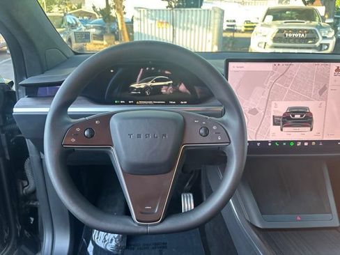 Used 2023 Tesla Model X AWD/4WD image 18