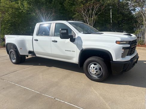 New 2026 Chevrolet Silverado 3500 W/T AWD/4WD image 3