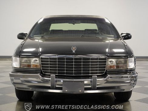 Used 1995 Cadillac Fleetwood Brougham RWD image 18