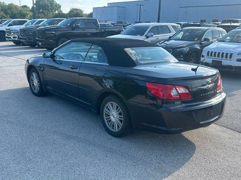 Used 2008 Chrysler Sebring Touring FWD image 4