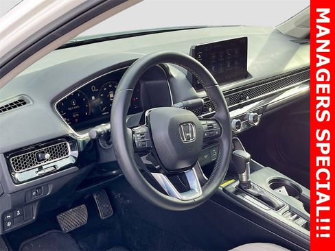 Used 2024 Honda Civic Touring image 9