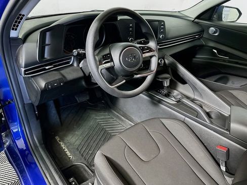 Used 2022 Hyundai Elantra SEL image 10