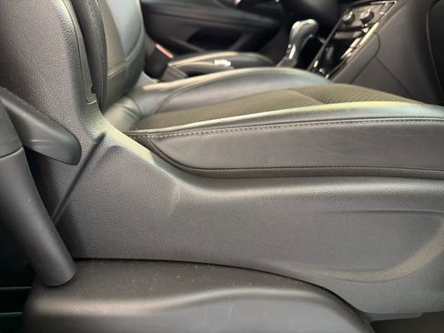 Used 2021 Buick Encore Preferred FWD image 25