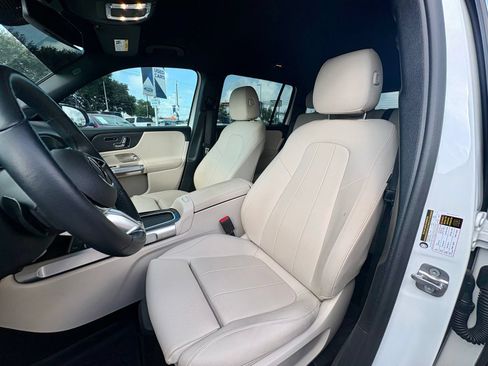 Used 2025 Mercedes-Benz GLB 250 image 15