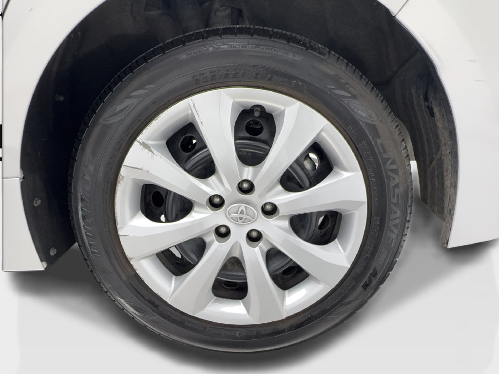 Used 2025 Toyota Corolla LE FWD image 16
