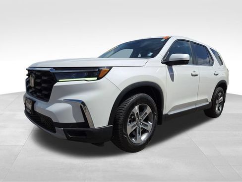 Used 2025 Honda Pilot EX-L image 6
