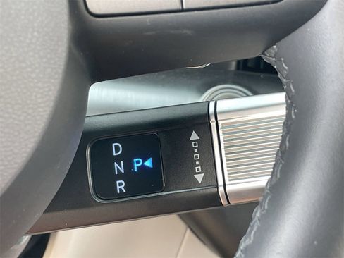 Used 2025 Hyundai Kona Limited image 29