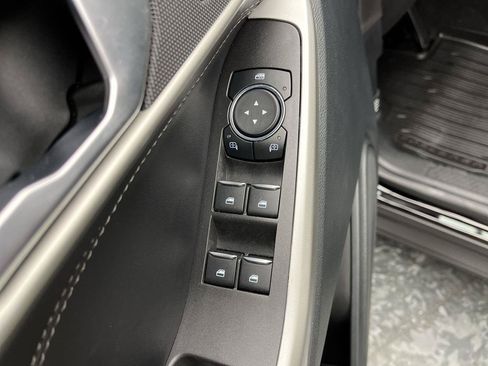Used 2023 Ford Explorer XLT w/ Equipment Group 202A AWD/4WD image 10