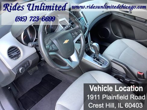 Used 2011 Chevrolet Cruze LT FWD image 14