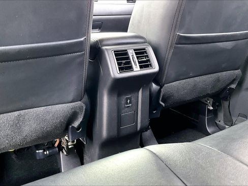 Used 2019 Mitsubishi Outlander SEL image 34