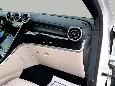 Certified 2025 Mercedes-Benz GLC 300 4MATIC image 29