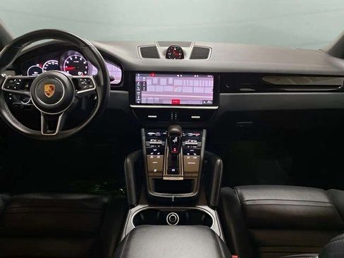 Used 2019 Porsche Cayenne w/ Premium Package image 11