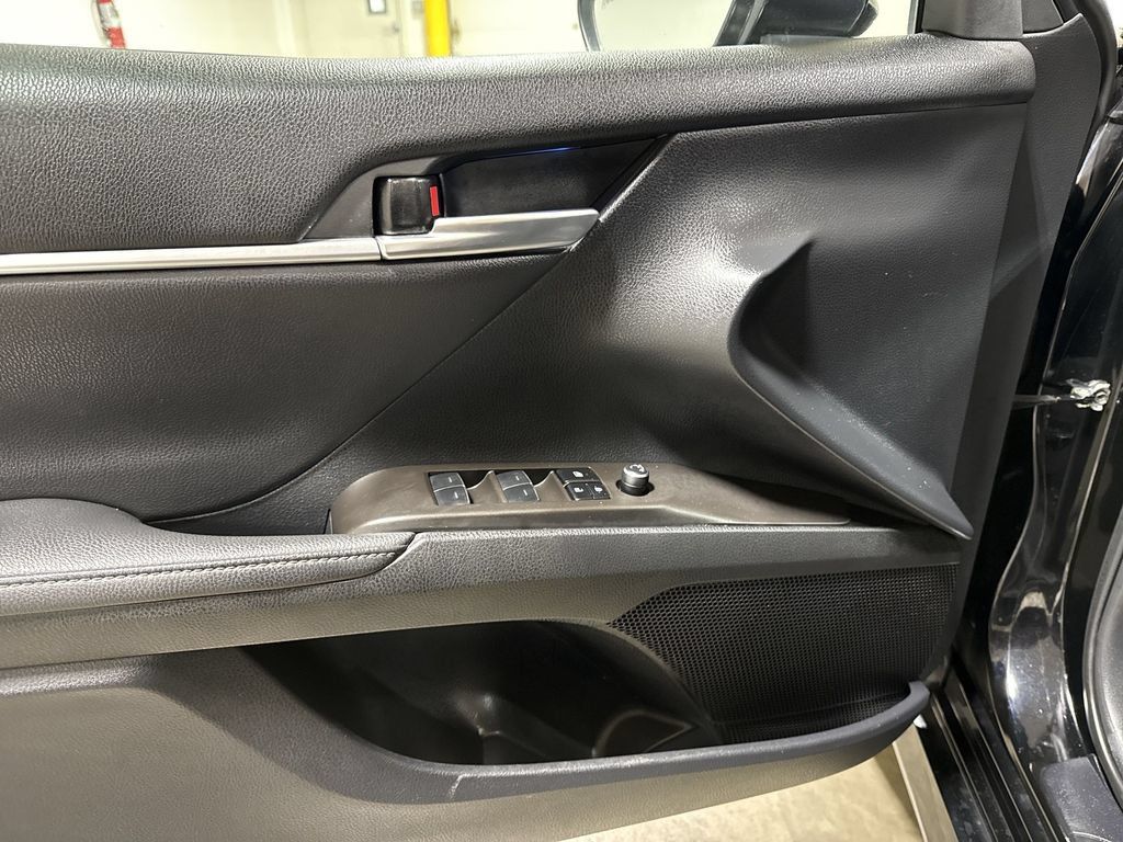 Used 2023 Toyota Camry XLE FWD image 21