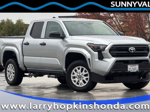 Used 2025 Toyota Tacoma SR image 1
