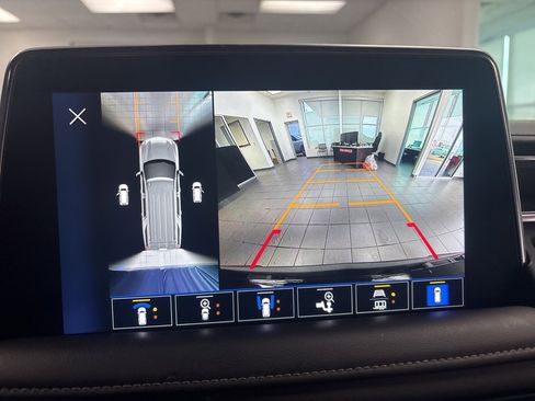 Used 2023 Chevrolet Tahoe Z71 w/ Off-Road Capability Package image 25