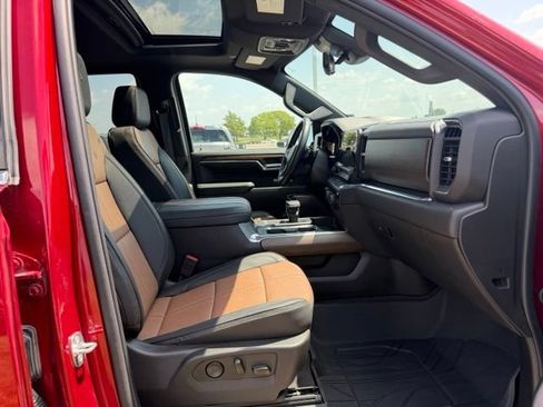 Used 2024 Chevrolet Silverado 1500 High Country w/ High Country Premium Package AWD/4WD image 11