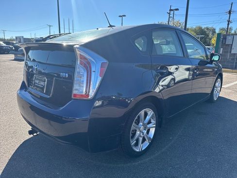 Used 2014 Toyota Prius Four image 9