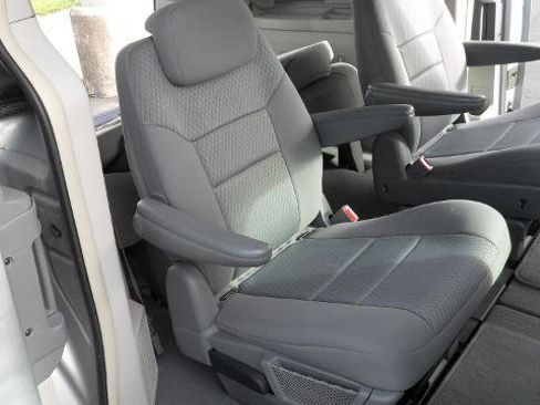 Used 2010 Chrysler Town & Country LX w/ Entertainment Group #1 FWD image 27