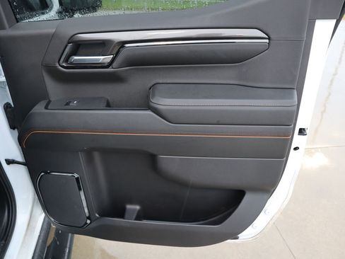 Used 2024 GMC Sierra 1500 AT4 w/ Technology Package image 16